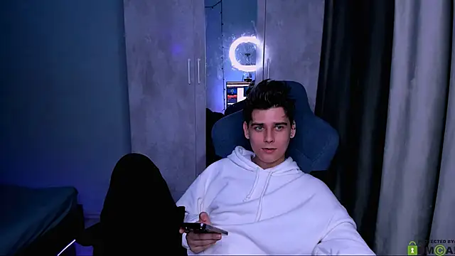 Foxicfu online show from March 2025 03:51:02 PM