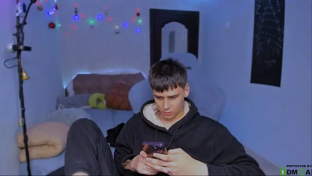 Foxicfu online show from January 2025 04:33:01 PM