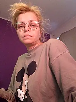 Snapshot of BritneyHudson chatting on January 2026 06:28:02 AM BritneyHudson online show from January 2026 06:28:02 AM