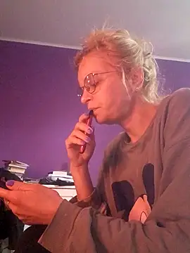 Snapshot of BritneyHudson chatting on March 2026 06:46:01 AM BritneyHudson online show from March 2026 06:46:01 AM