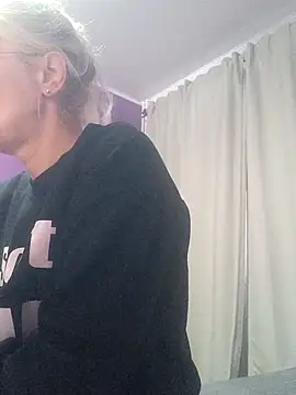 BritneyHudson online show from September 2025 04:17:02 AM