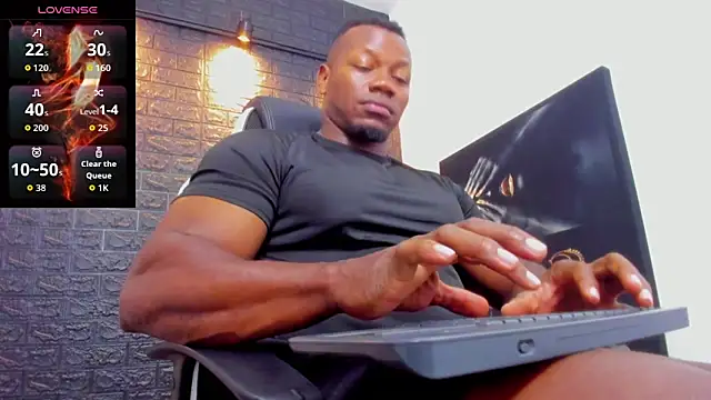 tommike online show from February 2026 11:04:02 PM