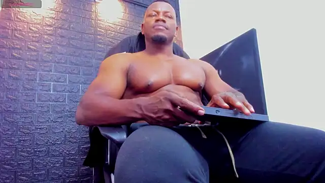 tommike online show from June 2026 11:32:02 PM