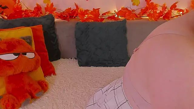 Snapshot of Tori_the_witch chatting on November 2025 06:50:02 AM Tori the witch online show from November 2025 06:50:02 AM