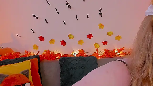 Snapshot of Tori_the_witch chatting on November 2025 05:55:02 AM Tori the witch online show from November 2025 05:55:02 AM