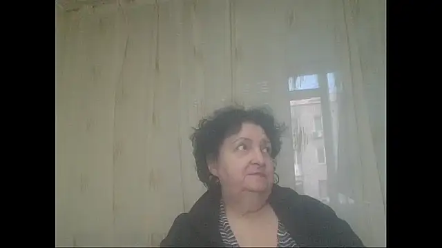 Snapshot of maturekorine chatting on October 2025 03:11:01 PM maturekorine online show from October 2025 03:11:01 PM