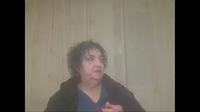 Snapshot of maturekorine chatting on November 2025 06:52:01 PM maturekorine online show from November 2025 06:52:01 PM