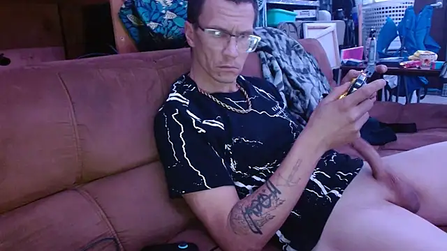 Hatchetwound6969 online show from April 2026 03:46:02 PM