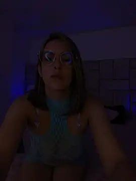 Snapshot of IsisLoveyes_ chatting on January 2026 11:44:02 PM IsisLoveyes online show from January 2026 11:44:02 PM