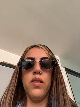 Snapshot of IsisLoveyes_ chatting on January 2026 03:39:02 PM IsisLoveyes online show from January 2026 03:39:02 PM