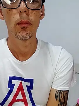 KarameloVzla online show from October 2025 02:12:01 AM
