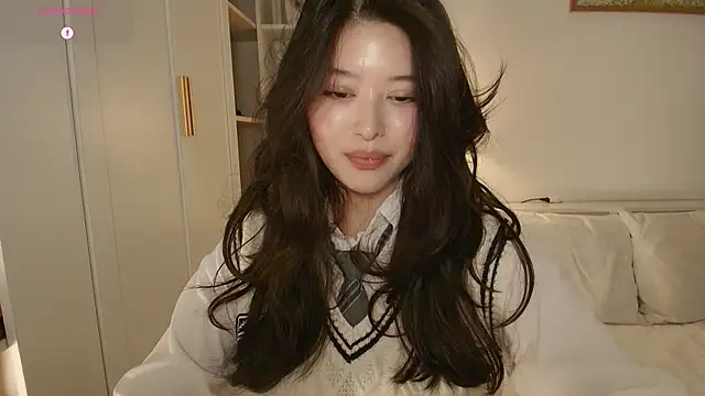 Snapshot of tenderlybaee chatting on December 2025 04:39:02 AM tenderlybaee online show from December 2025 04:39:02 AM