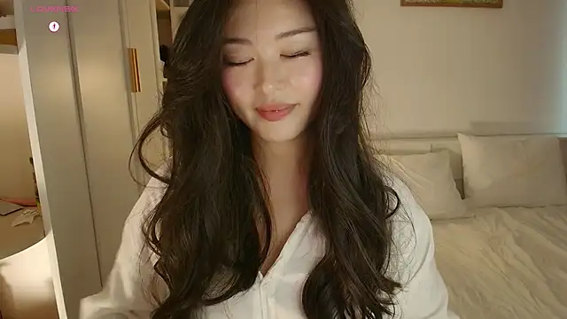 Snapshot of tenderlybaee chatting on October 2025 04:16:01 AM tenderlybaee online show from October 2025 04:16:01 AM