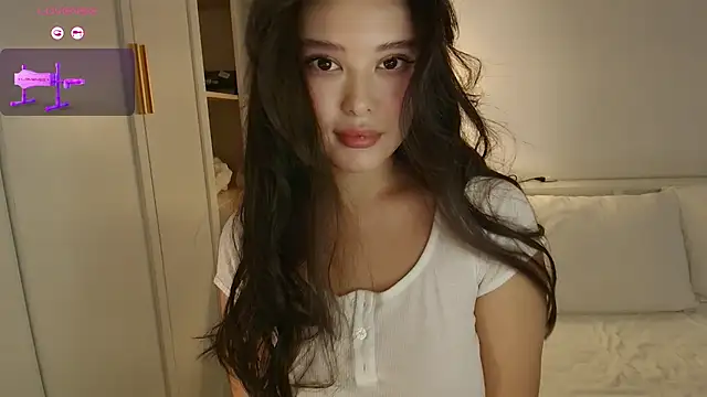 Snapshot of tenderlybaee chatting on September 2025 04:19:02 AM tenderlybaee online show from September 2025 04:19:02 AM