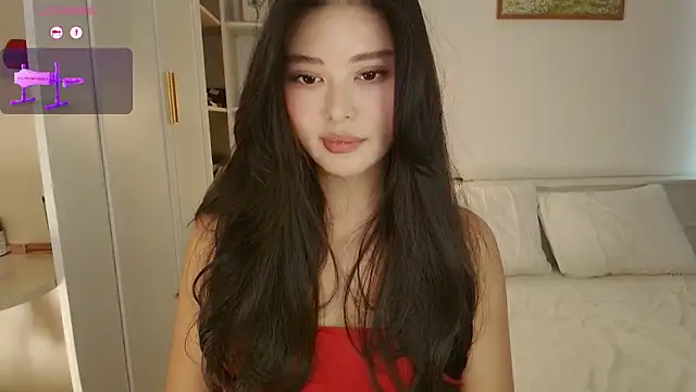 Snapshot of tenderlybaee chatting on October 2025 04:24:02 AM tenderlybaee online show from October 2025 04:24:02 AM