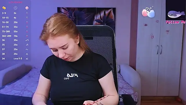 Snapshot of D0nna_ chatting on September 2025 06:37:01 AM D0nna online show from September 2025 06:37:01 AM