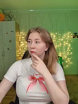 D0nna  online show from February 2026 06:06:01 PM