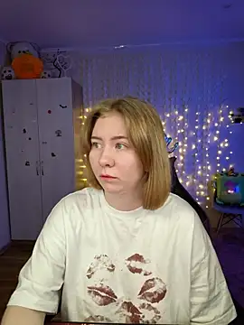 D0nna  online show from February 2026 06:30:01 PM