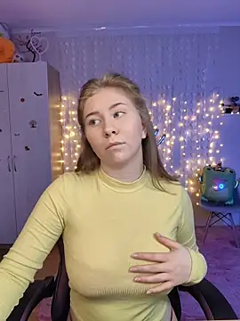 D0nna  online show from February 2026 11:39:01 PM