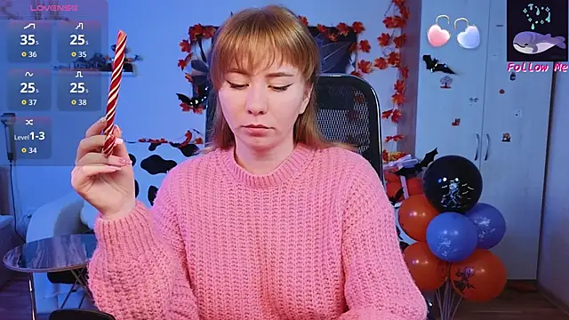 Snapshot of D0nna_ chatting on November 2025 07:39:01 PM D0nna online show from November 2025 07:39:01 PM