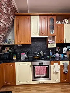 D0nna  online show from April 2026 07:39:01 PM