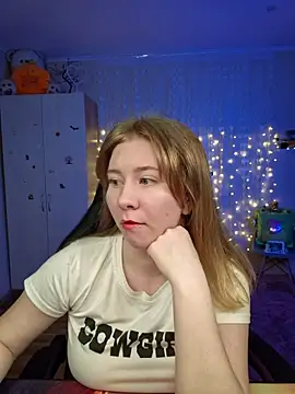 D0nna  online show from March 2026 10:06:01 PM