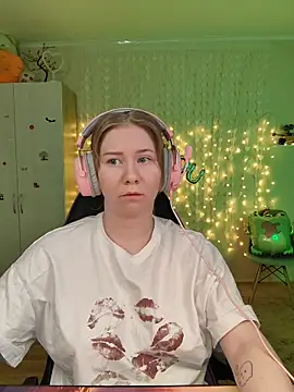 D0nna  online show from February 2026 07:14:01 PM