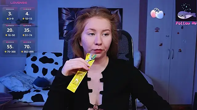 Snapshot of D0nna_ chatting on October 2025 03:36:01 PM D0nna online show from October 2025 03:36:01 PM