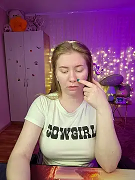 D0nna  online show from April 2026 09:10:02 PM