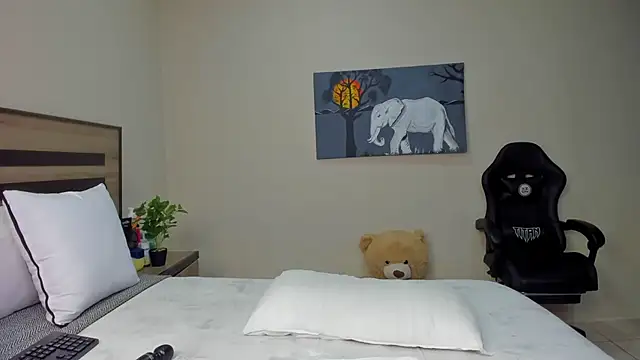 Renee-18 online show from March 2026 07:41:02 AM