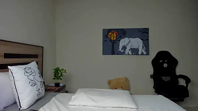 Renee-18 online show from February 2026 04:10:02 AM