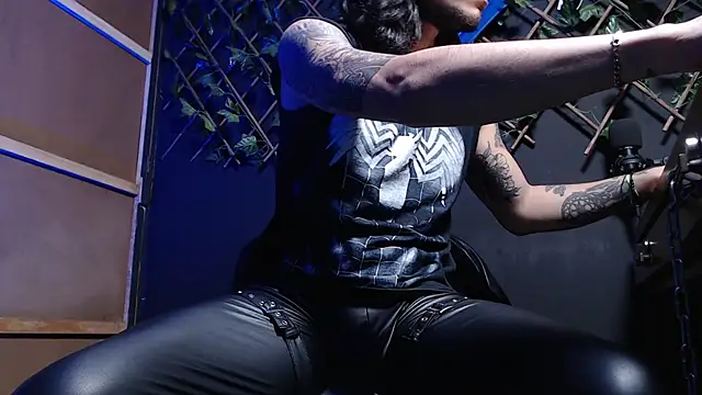 Dicaprioo  online show from November 2025 04:23:02 AM