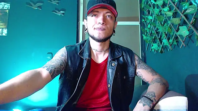 Dicaprioo  online show from November 2025 02:32:02 PM