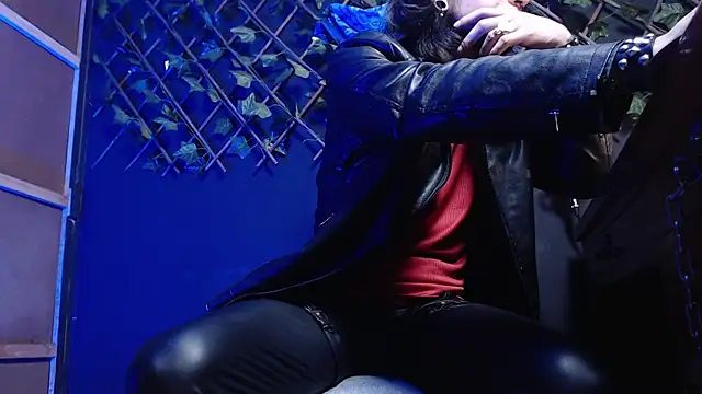 Dicaprioo  online show from December 2025 04:22:02 AM