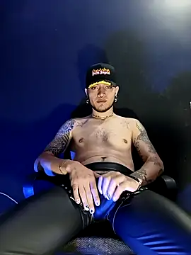 Dicaprioo  online show from October 2025 01:33:02 AM