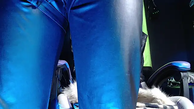 Dicaprioo  online show from April 2026 07:58:02 PM