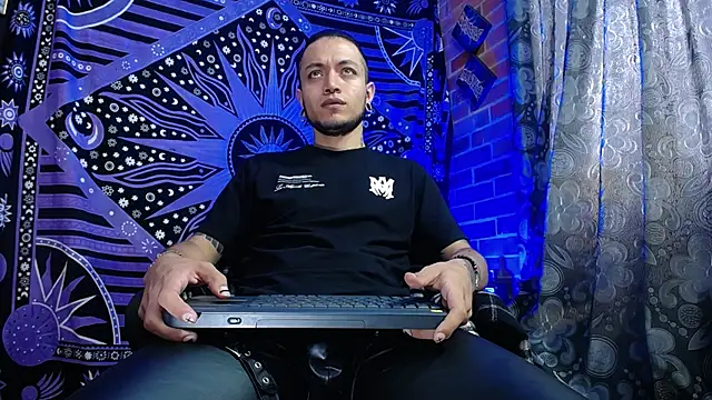Dicaprioo  online show from October 2025 06:53:01 PM