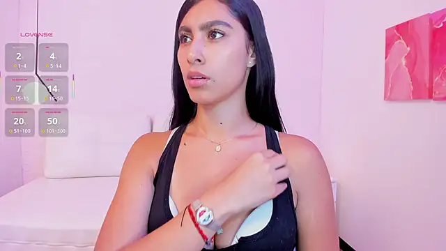 Snapshot of Emily_roux chatting on October 2025 12:23:02 AM Emily roux online show from October 2025 12:23:02 AM