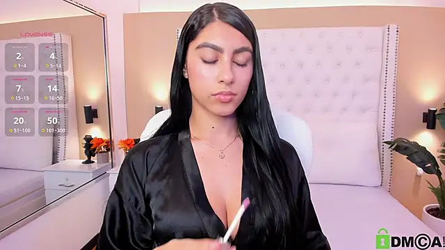 Snapshot of Emily_roux chatting on November 2025 04:38:02 AM Emily roux online show from November 2025 04:38:02 AM