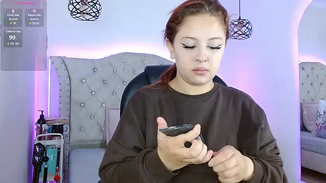 Charlotte Jones   online show from December 2025 11:14:01 AM