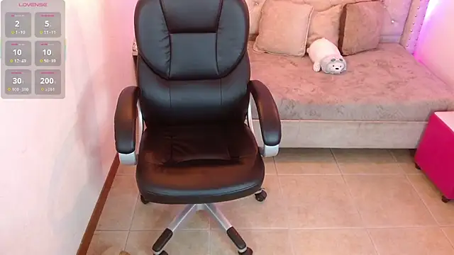 Charlotte Jones   online show from December 2025 06:20:01 PM