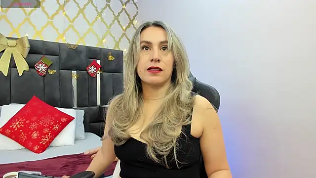 RubbyTaylor online show from December 2025 07:18:01 PM