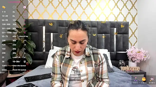 RubbyTaylor online show from October 2025 02:40:02 PM