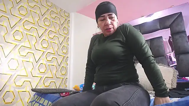 LITLESTAR online show from November 2025 06:34:02 PM