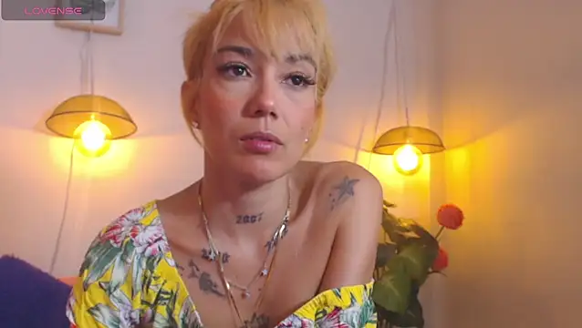Veronicaa 2 online show from May 2026 08:15:02 PM