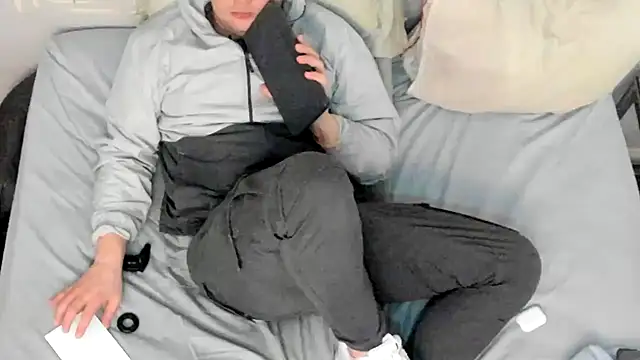 stillwild online show from February 2026 07:58:02 PM