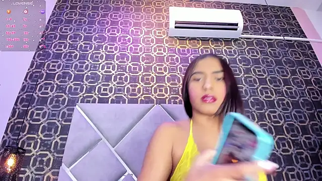 CherryBlossom23 online show from December 2025 01:06:02 AM