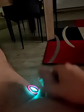 Szeltolo001 online show from January 2026 03:32:01 AM