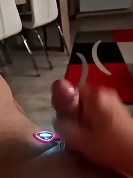 Szeltolo001 online show from April 2026 10:44:01 PM