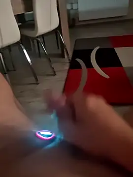 Szeltolo001 online show from April 2026 02:25:02 AM